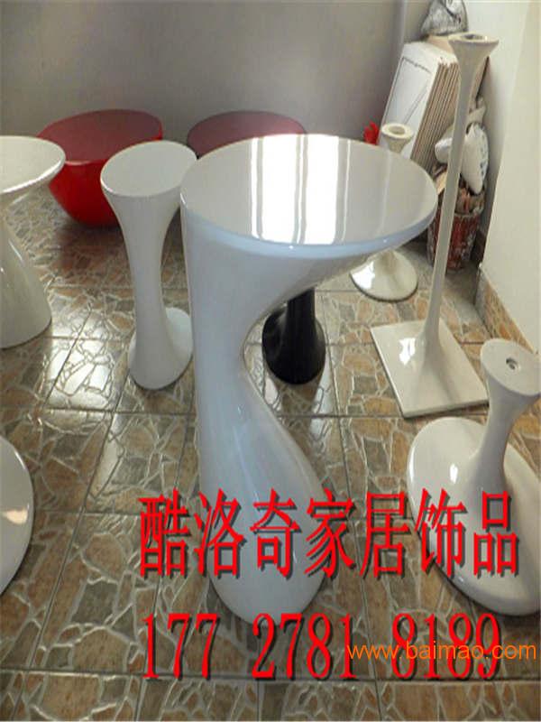 深圳廠家直銷 設(shè)計新穎、口碑優(yōu)良的玻璃鋼桌子